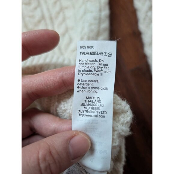 MUJI 100% Wool Cable Knit Sweater – Size XL (fits size M for oversize look) - Picture 5 of 9
